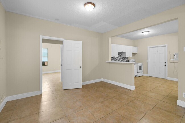 Foto del edificio - 3721 Henry Ave