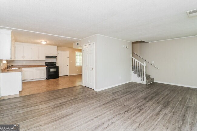 Building Photo - 9050 Spillers Dr SW