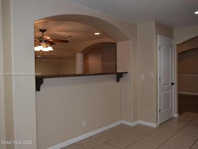 Building Photo - 1871 Cogan Dr
