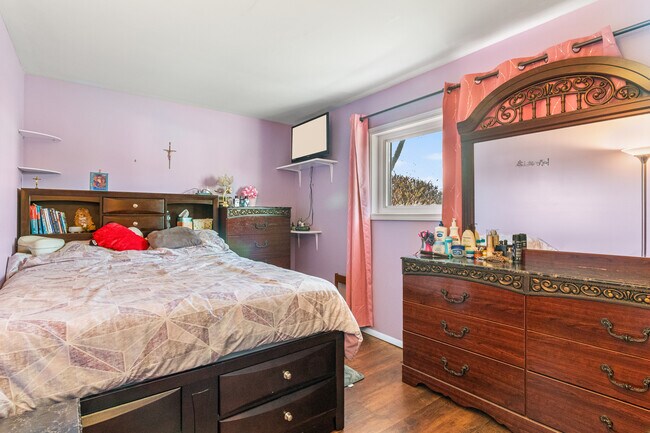 Foto del edificio - 379 Stone Pl