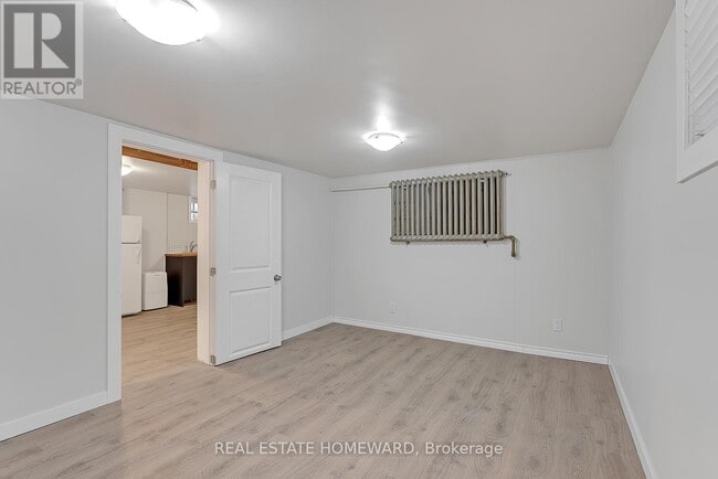 Photo du bâtiment - 42 Bexhill Ave