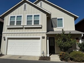 Building Photo - 901 Persimmon Terrace