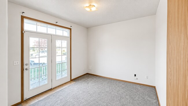 Foto del edificio - Pet friendly 3 bedroom home availanle June 1st!