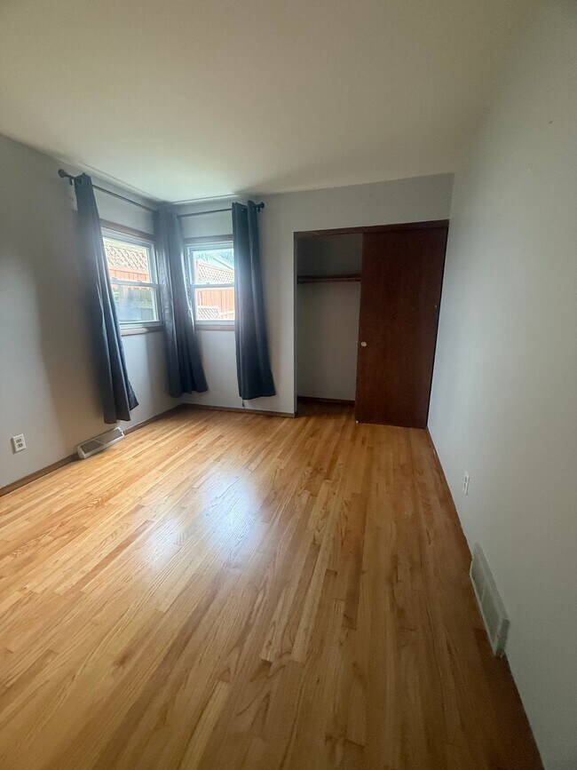 Foto del edificio - 307 S 76th St