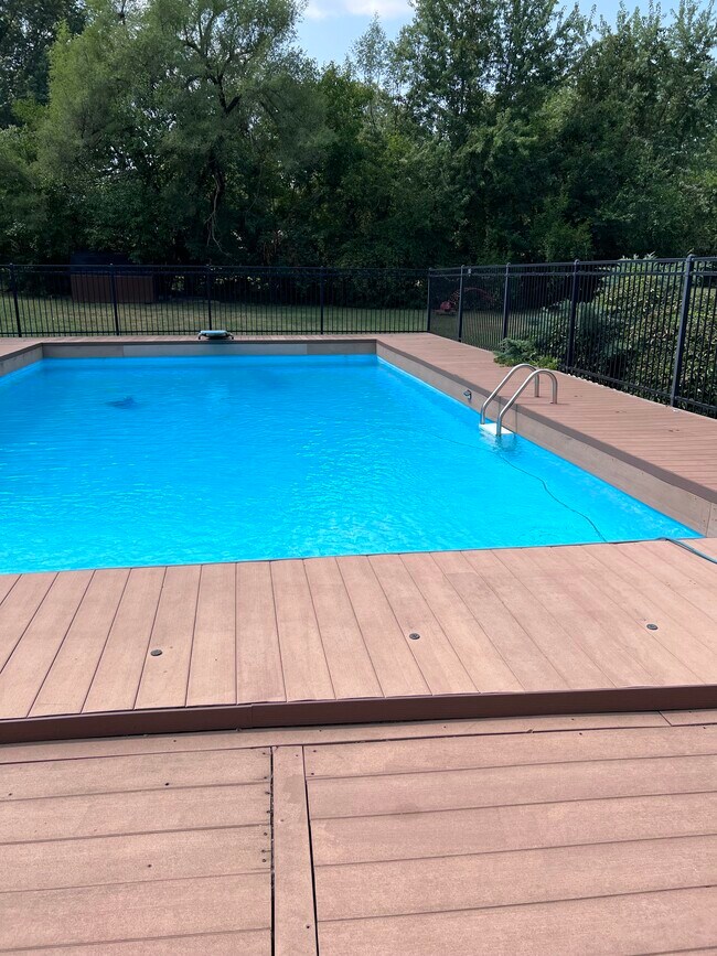 Swimming Pool - 1205 N Parker St