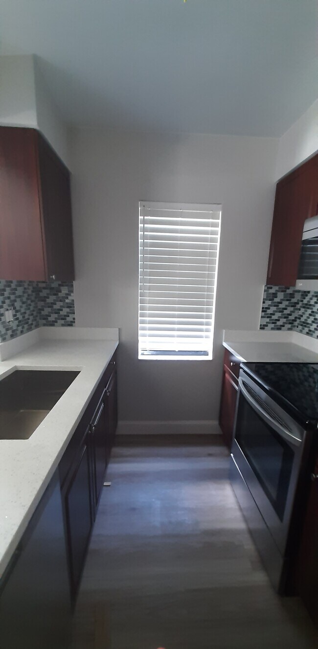 Building Photo - 16845 Le Clare Shores Dr