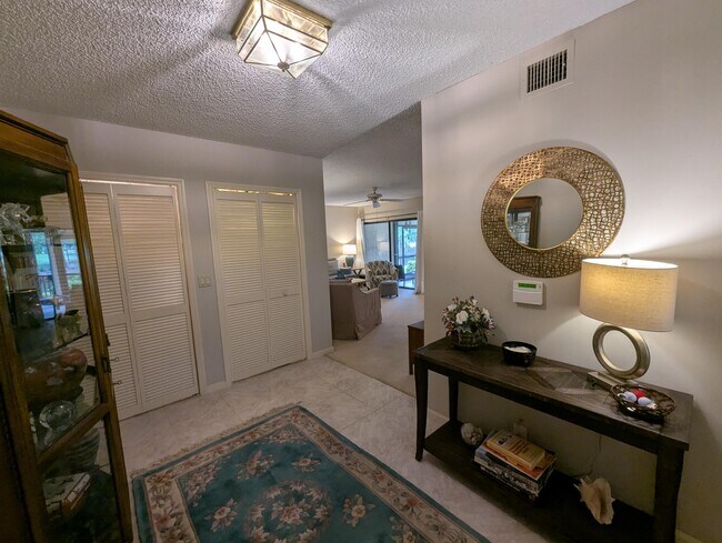 Building Photo - 16941 Waterbend Dr
