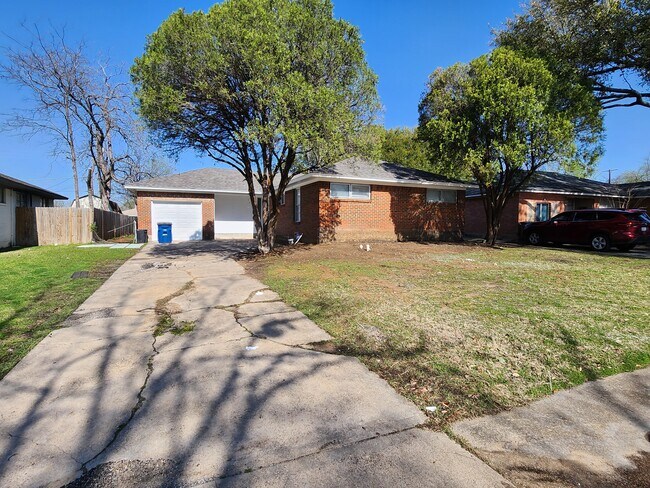 Foto del edificio - 1435 Templecliff Dr