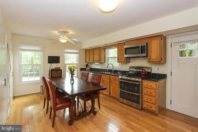 Foto del edificio - 9102 Jones Mill Rd