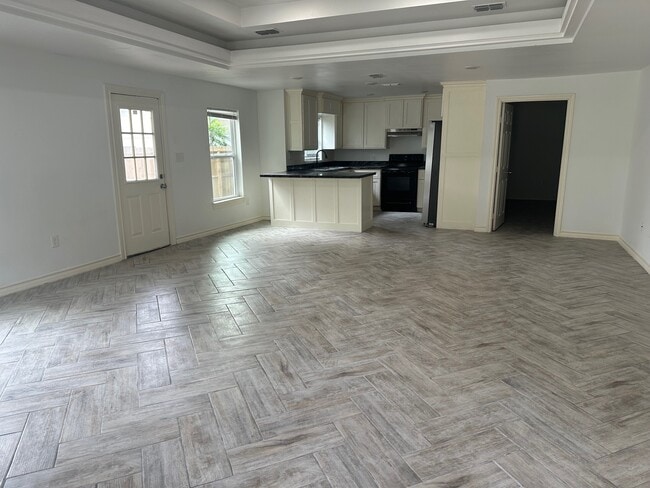Building Photo - 806 Old Angleton Rd