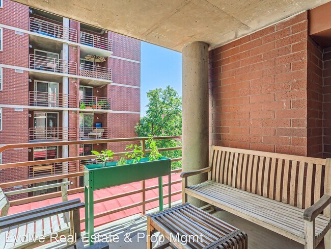 Foto del edificio - 1 br, 1 bath House - 5955 E 10th Ave #301