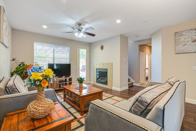 Building Photo - 140 Lawlor Ct