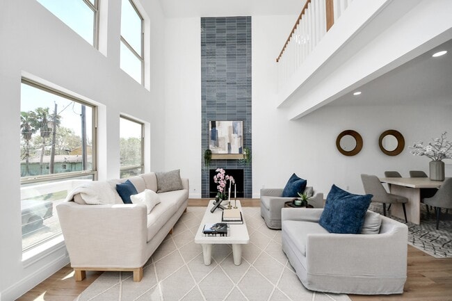 Building Photo - 300 Narcissus Rd