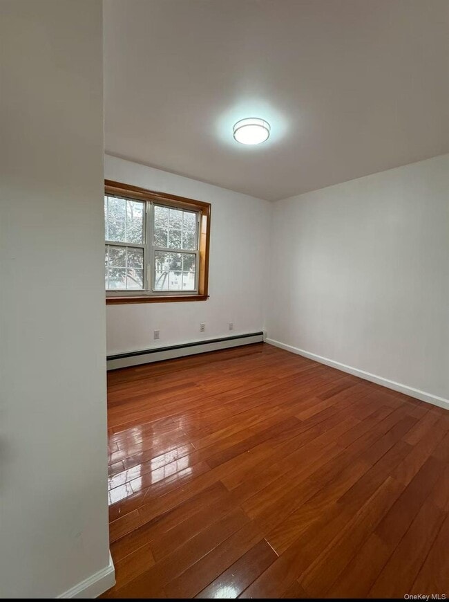 Foto del edificio - 70-50 45th Ave
