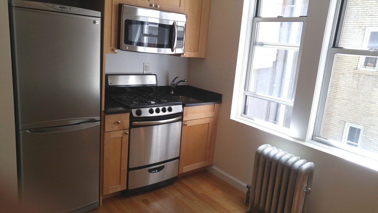 Foto principal - 117 W 13th St