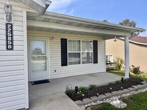 Building Photo - 22585 Hollow Oak Ln
