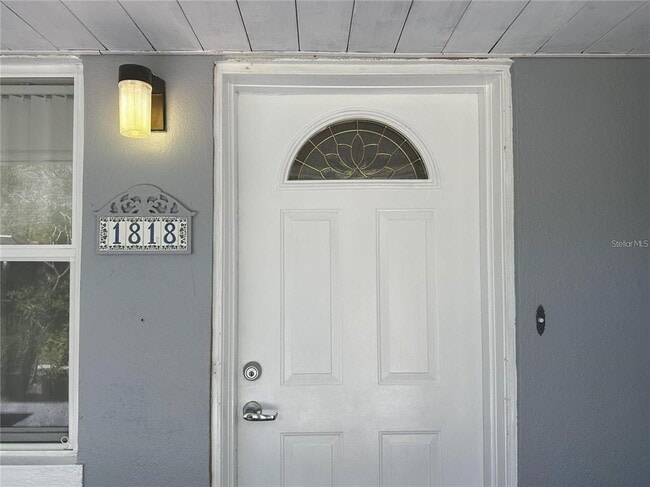 Building Photo - 1818 San Mateo Dr