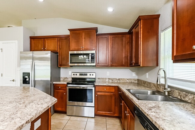 Building Photo - 14514 Dunrobin Dr