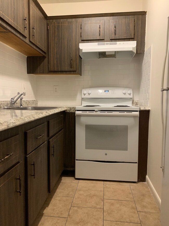 kitchen - 154 Main St