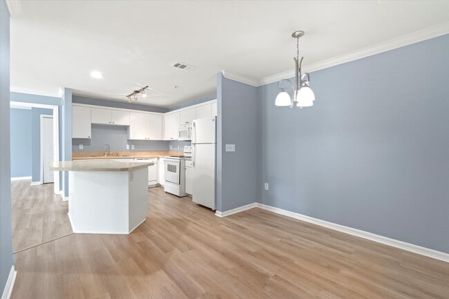 Photo - 3591 Kernan Blvd S House