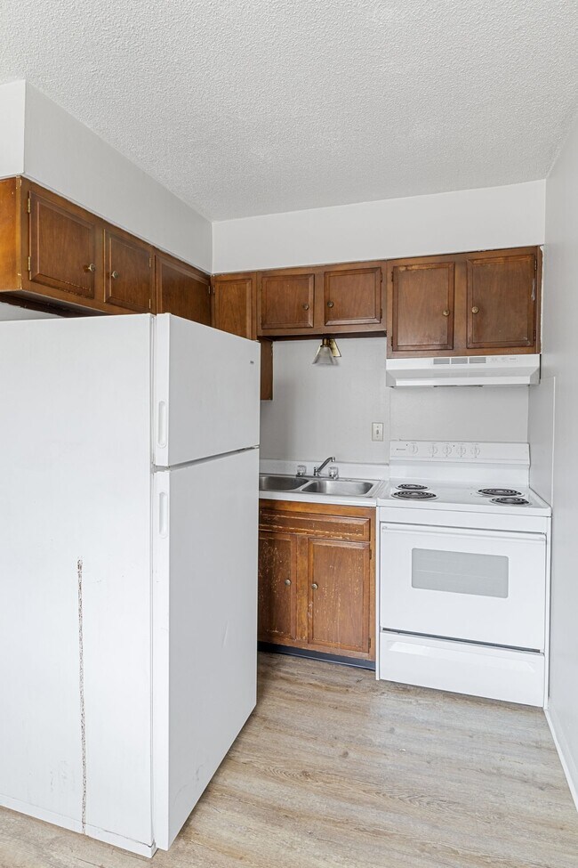 Building Photo - 1204 W Bethel Ave