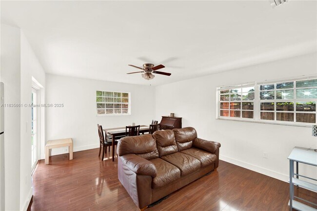 Foto del edificio - 10731 SW 139th Ave