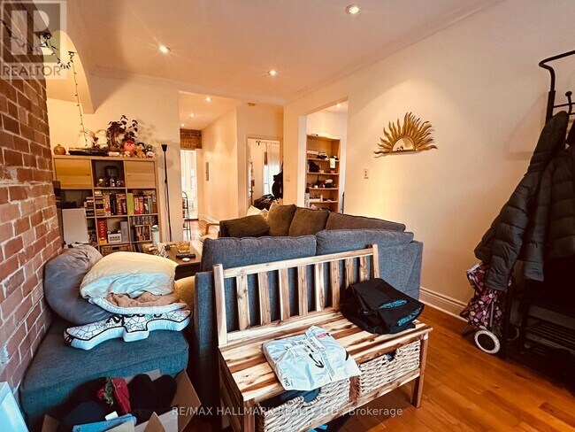 Building Photo - 20 Triller Ave