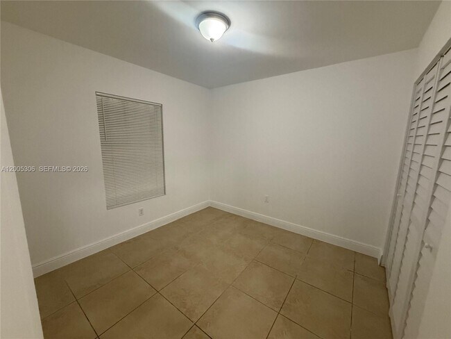 Foto del edificio - 1565 NW 47th St