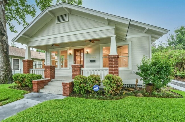 Building Photo - 4022 Oakridge St