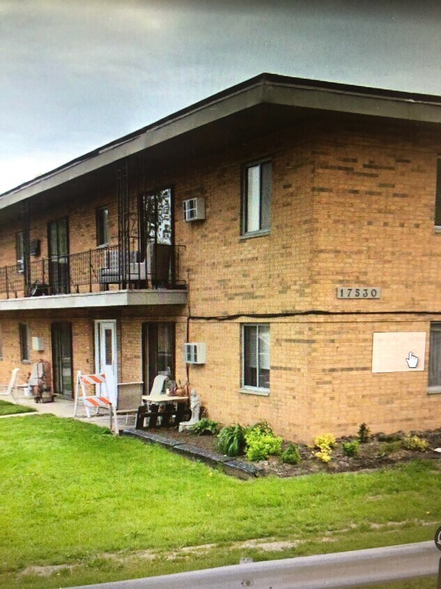 Primary Photo - 17530 Lakeshore Blvd