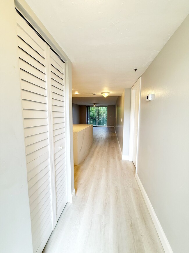 Foto del edificio - 3300 W Rolling Hills Cir