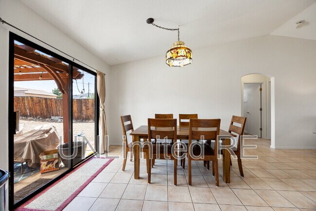 Building Photo - 4835 Gemstone Dr