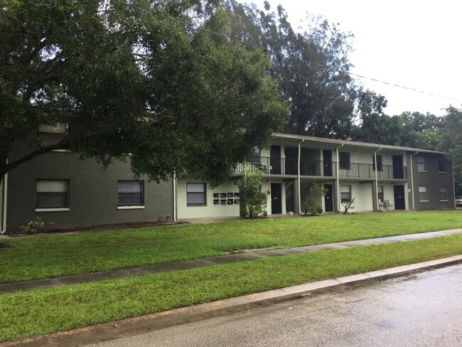 Building Photo - Cedar Hollow Apartments