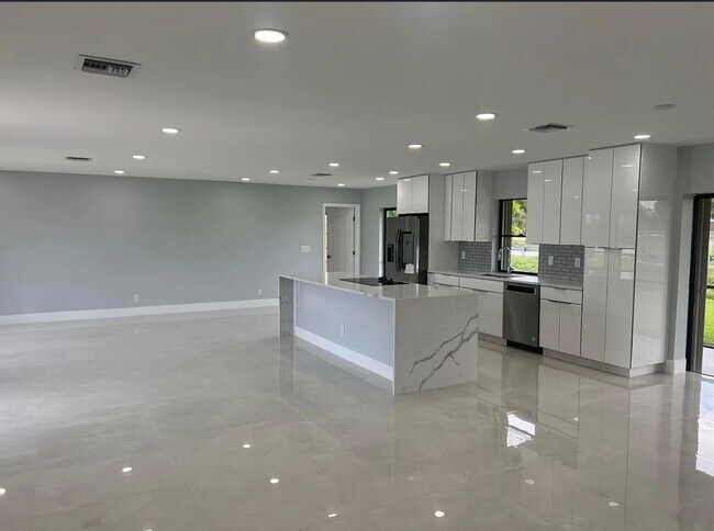 Foto del edificio - 331 S Sequoia Dr