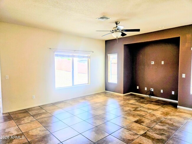 Building Photo - 1229 Questa Ct