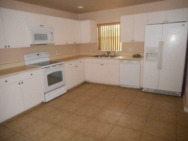 Building Photo - Charming 3 Bedroom 2 Bathroom Home in Lehi...