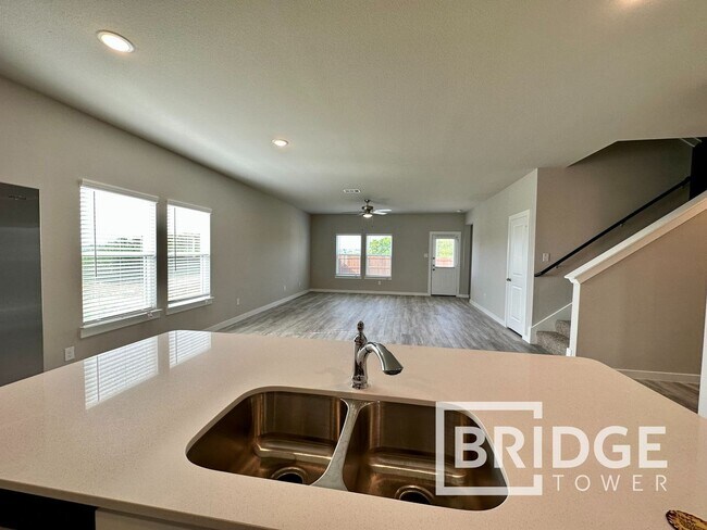 Foto del edificio - 4712 Deadwood Dr