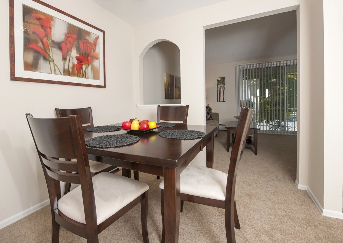 Armor Heights Apartments Rentals in Orchard Park at 70 Hedgerow Dr Orchard Park, NY