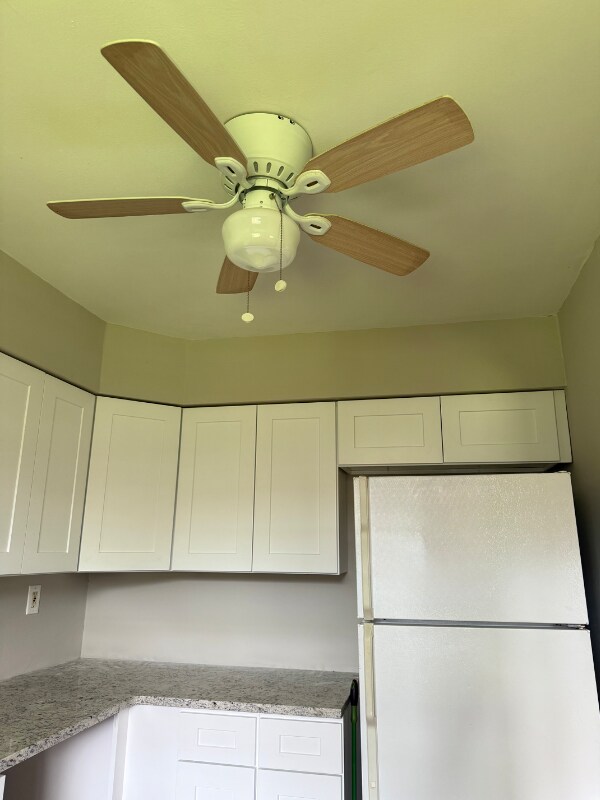 Building Photo - 804 Garnet Dr