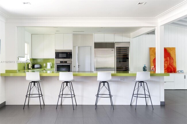 Foto del edificio - 501 NE 51st St