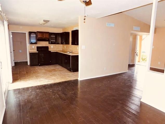 Foto del edificio - 5625 Squires Dr