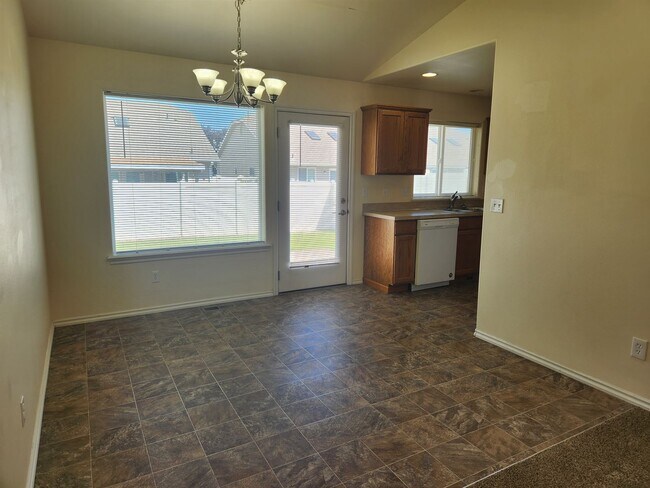 Foto del edificio - West Valley S. 90th 3br 2ba Double garage,...