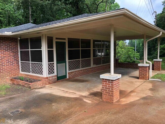 Foto del edificio - 1489 Enota Ave NE