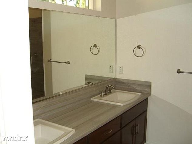 Primary Photo - 3 br, 2 bath House - 1393 Live Oak Ln