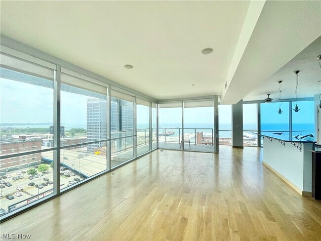 Foto del edificio - 701 W Lakeside Ave