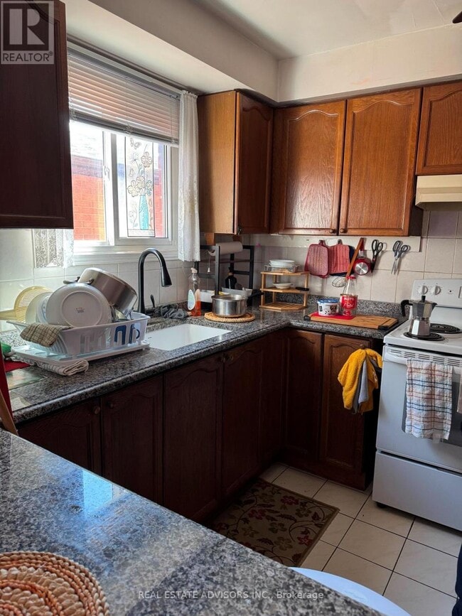 Building Photo - 103 Belmont Crescent