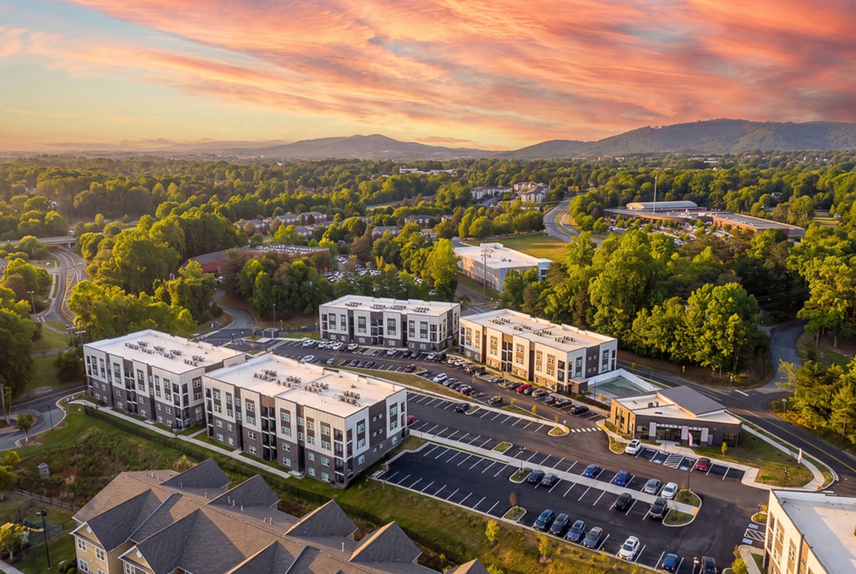 5 Row Apartments - 5 Row Apartments