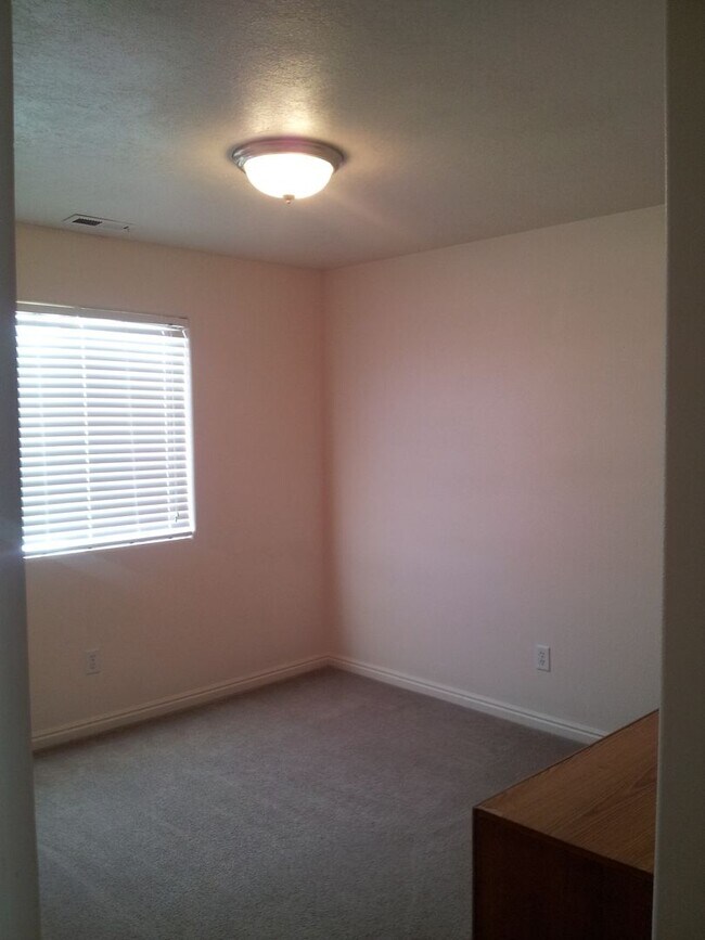 Foto del edificio - 3 Bed 2 bathroom house