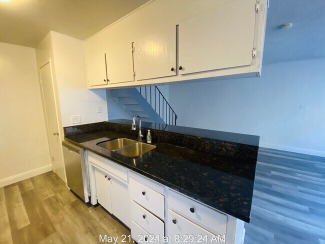 Foto del edificio - Cozy 2 Bedroom Townhome