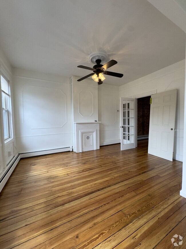Building Photo - 354 7th St